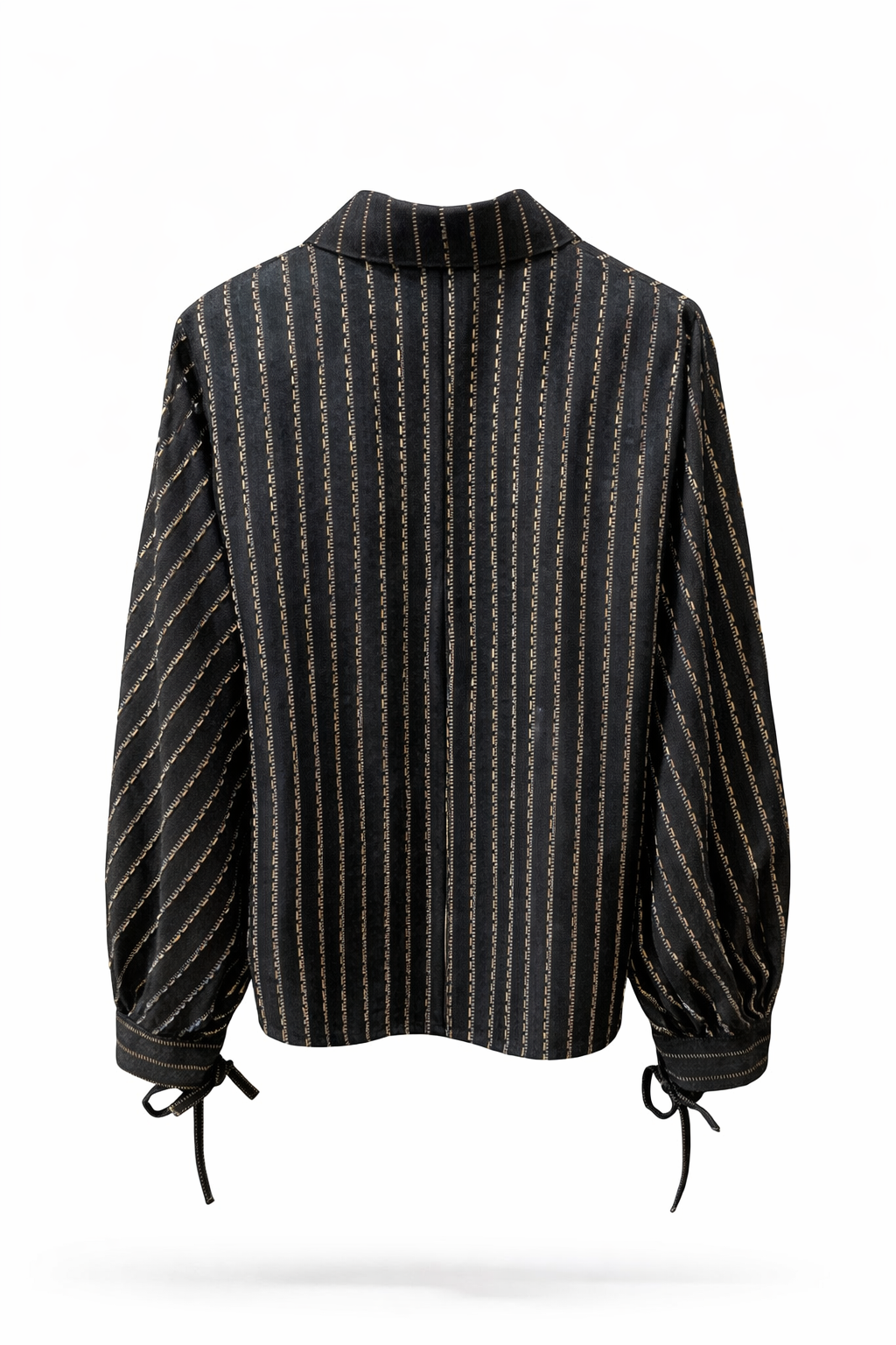 CHAQUETA DENIM BORDADA EN CANUTILLOS RAYA TIZA 1866